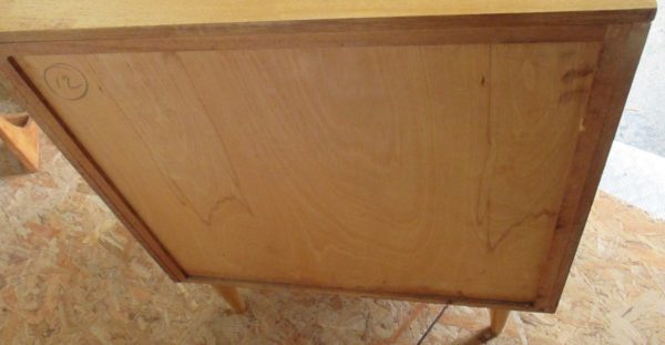 Petite Commode en Chêne vernis 209 – Image 4