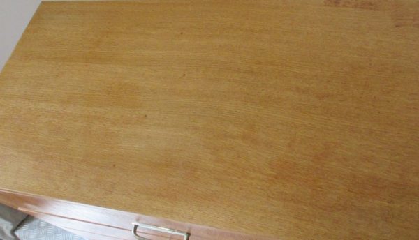 Petite Commode en Chêne vernis 209 – Image 8