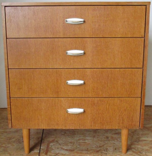 Petite Commode en Chêne vernis 209 – Image 12
