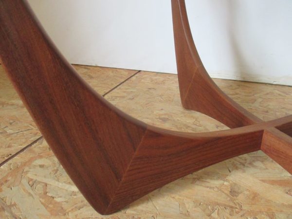 Round coffee table 109 - Image 16