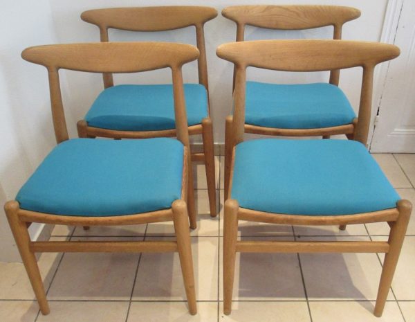 4 W2 H.Wegner Chairs 900