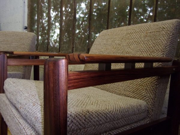 Pair of Rosewood Lounge Chairs 909 - Image 3