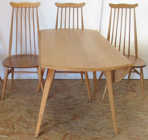 Oblong Ercol Table and 4 chairs 442 - Image 9