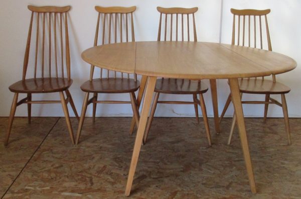 Oblong Ercol Table and 4 chairs 442 - Image 10