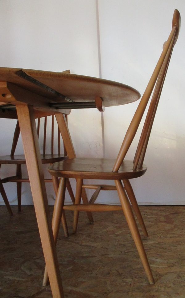 Oblong Ercol Table and 4 chairs 442 - Image 12