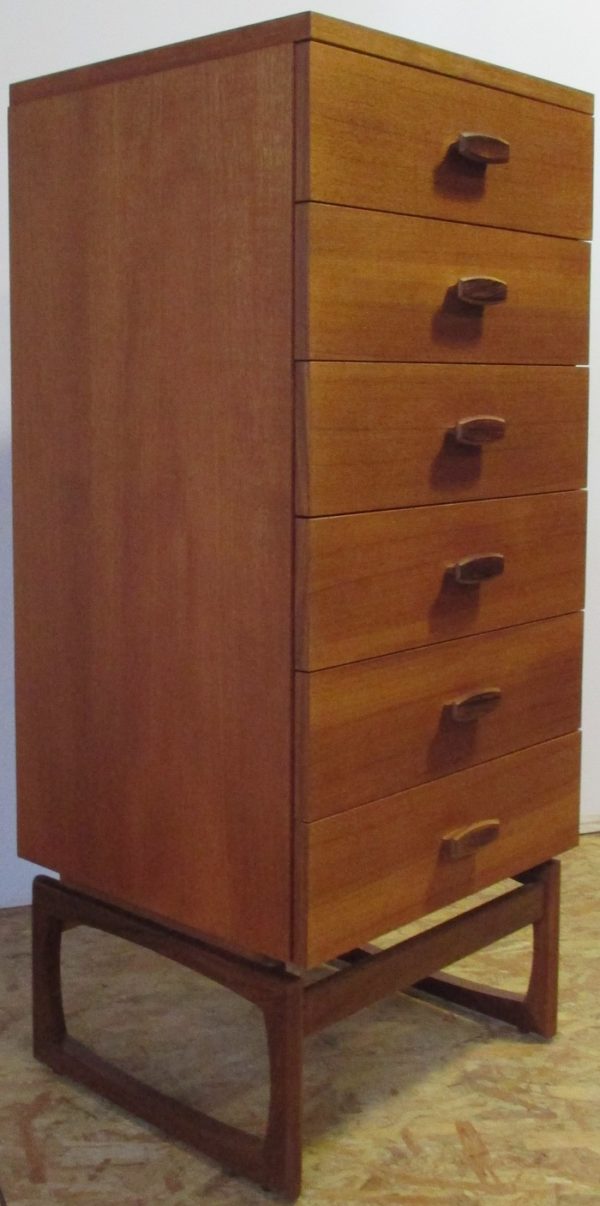 High Dresser 217