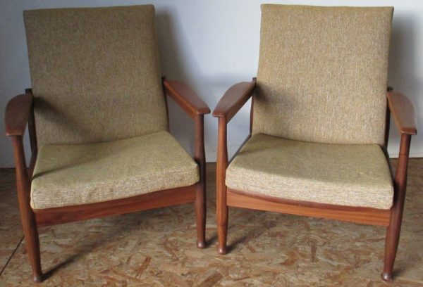 Pair of Guy Rogers Upholstries 910 - Image 2