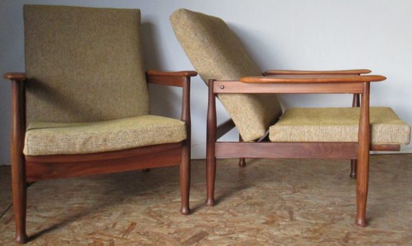 Pair of Guy Rogers Upholstries 910 - Image 5