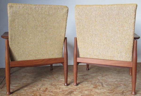 Pair of Guy Rogers Upholstries 910 - Image 6