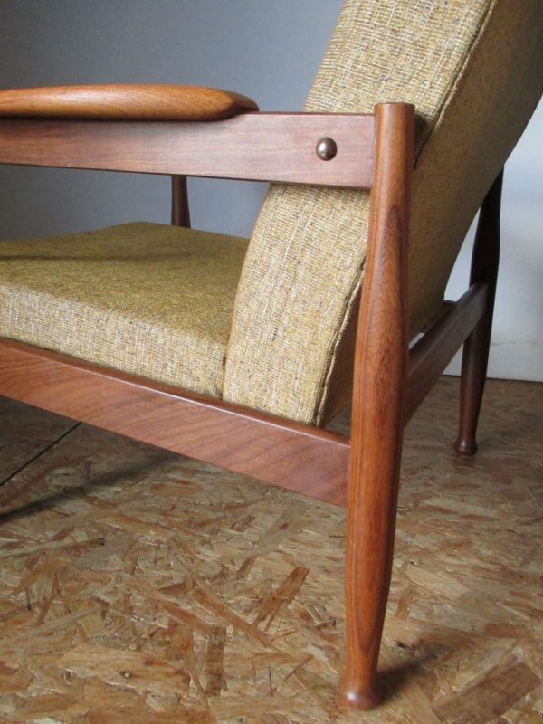 Pair of Guy Rogers Upholstries 910 - Image 7