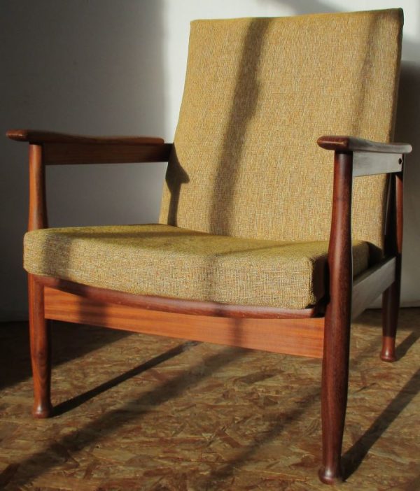 Pair of Guy Rogers Upholstries 910 - Image 11