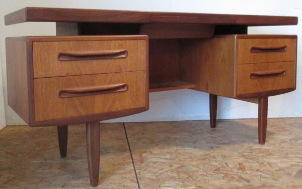 Office Desk G-Plan 701 - Image 2