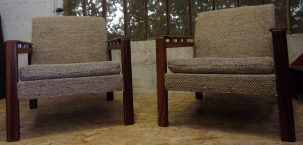 Pair of Rosewood Lounge Chairs 909 - Image 5