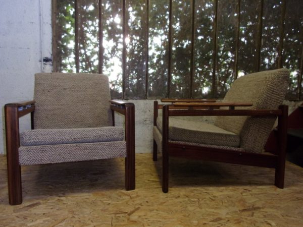 Pair of Rosewood Lounge Chairs 909 - Image 8