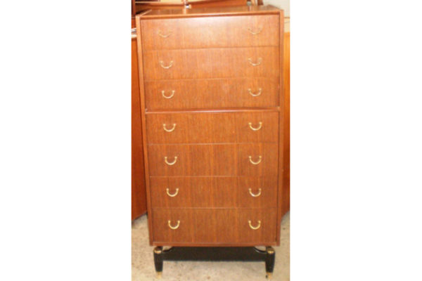 High Dresser 207