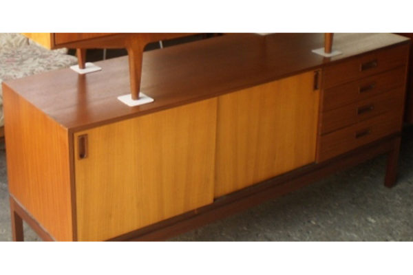 Sideboard 325 - Image 2
