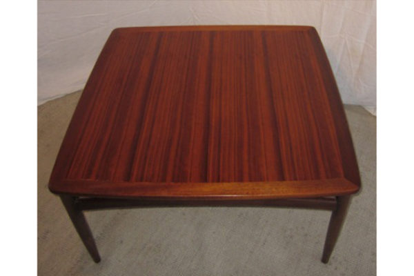 Square Table 111