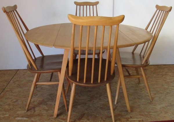 Oblong Ercol Table and 4 chairs 442