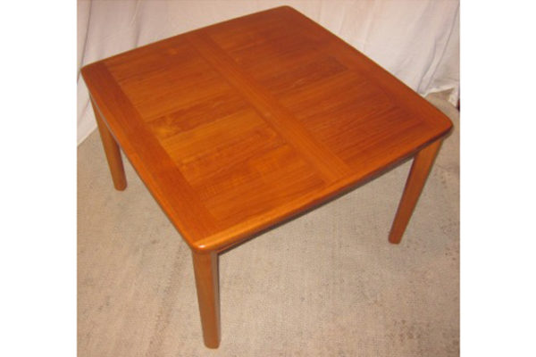 Square Table 113