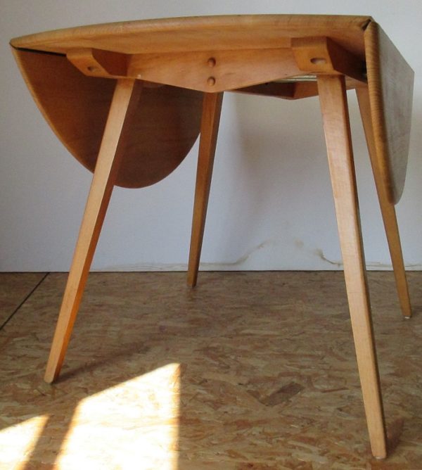 Oblong Ercol Table and 4 chairs 442 - Image 3