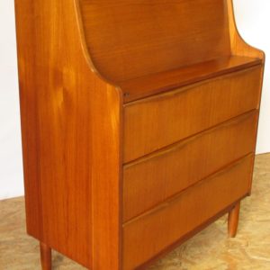 Chest/Desk 220