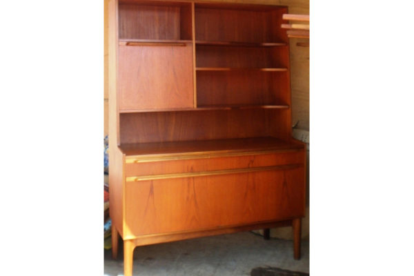 Dresser 318