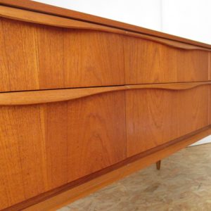 Long Dresser 206