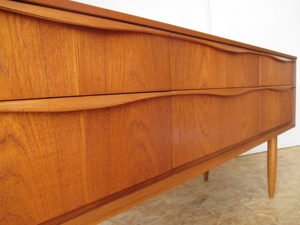 Long Dresser 206