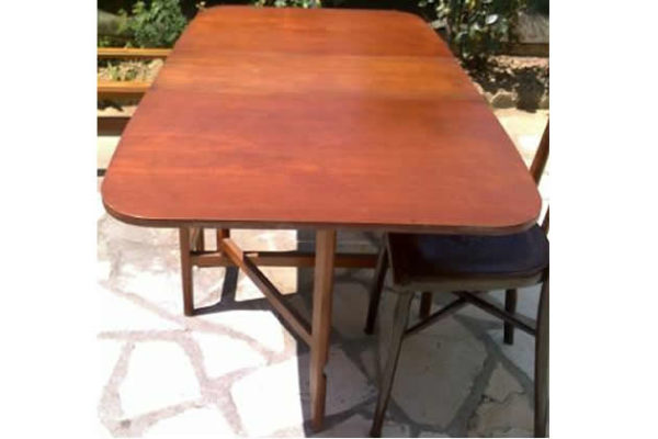 Rectangular table 601