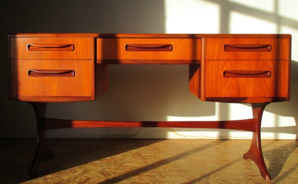 Office Desk 700