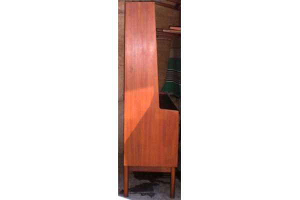 Dresser 318 - Image 2