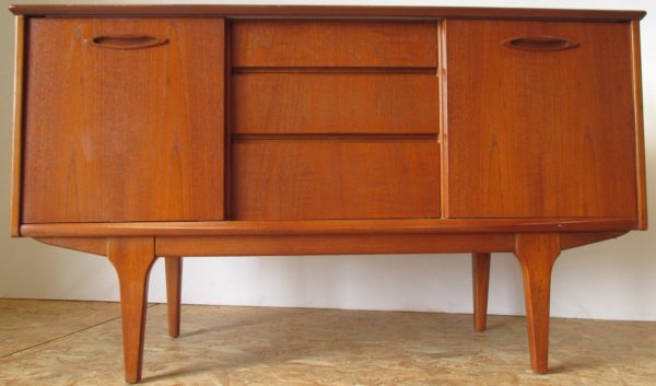 Sideboard 317 - Image 2