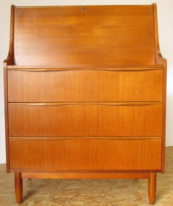 Chest/Desk 220 - Image 3