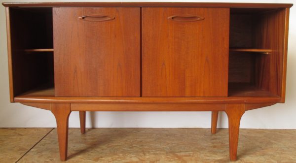 Sideboard 317 - Image 4