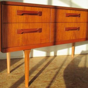 Longue Commode en teck de Shreiber 231