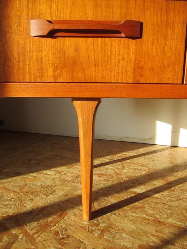 Long Chest Shreiber 6 Drawers 231 - Image 6