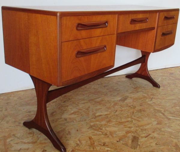 Small Bedroom Desk 702 - Image 2