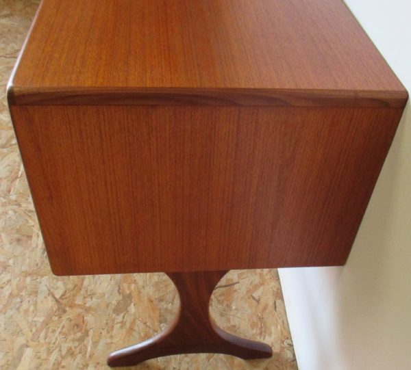 Small Bedroom Desk 702 - Image 6