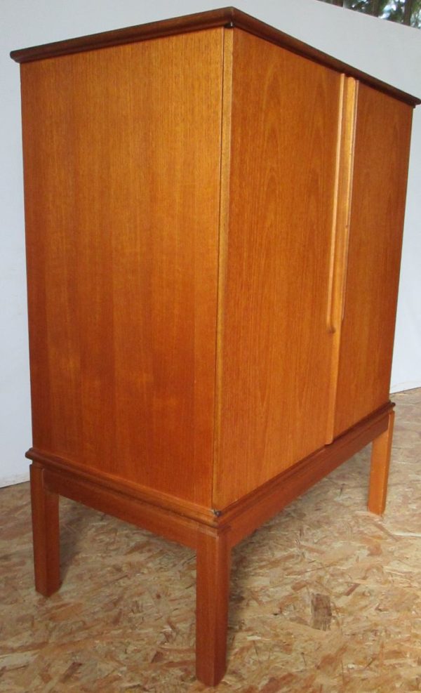 Tallboy, Teak storage funiture 1004 - Image 2