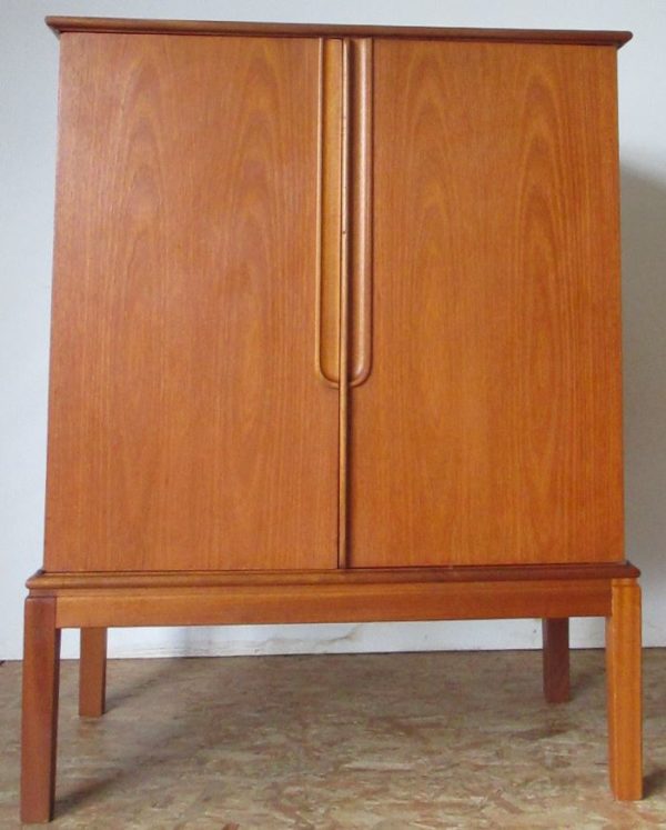 Tallboy, Teak storage funiture 1004 - Image 8