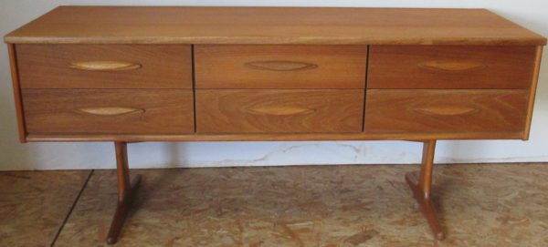 6 drawers dresser 210 - Image 7