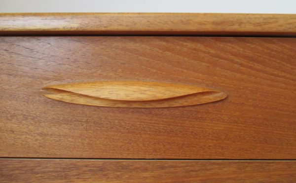 6 drawers dresser 210 - Image 8