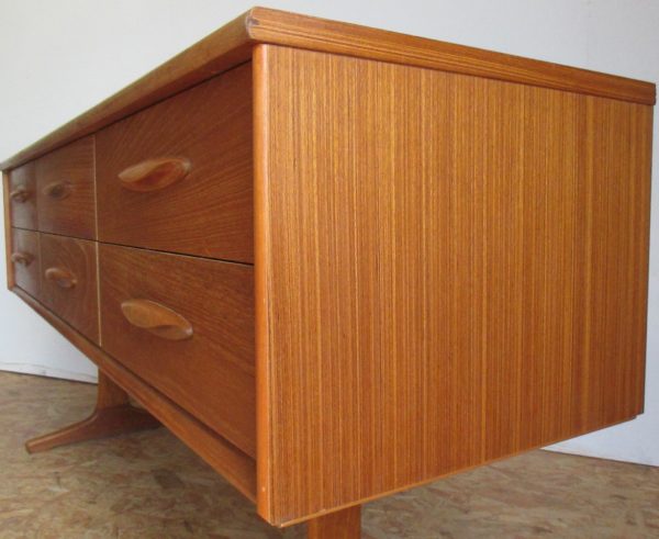 6 drawers dresser 210 - Image 11