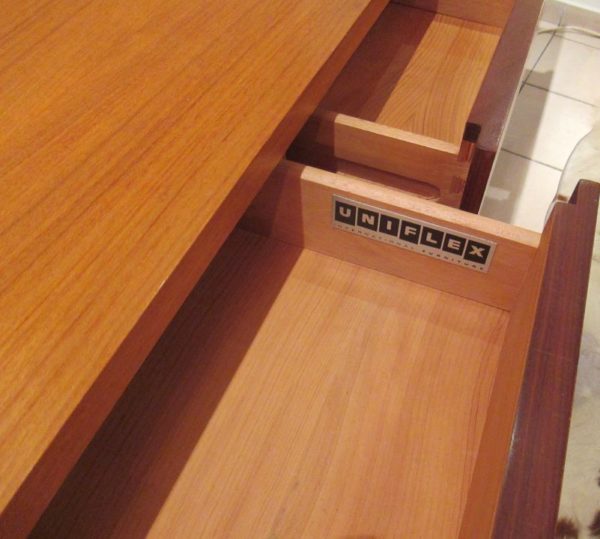 Exceptional Uniflex 9 drawers Chest 232 – Image 4