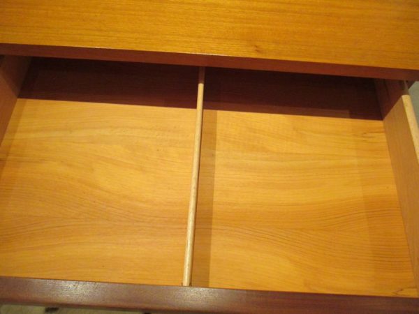 Exceptional Uniflex 9 drawers Chest 232 – Image 5