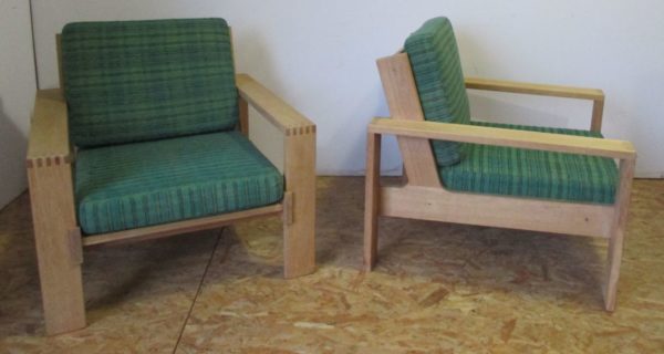 Pair of Esko Pajamies light oak armchairs. 931