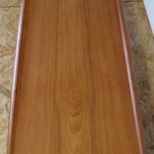 Table basse Surf en teck de Grete Jalk. 130
