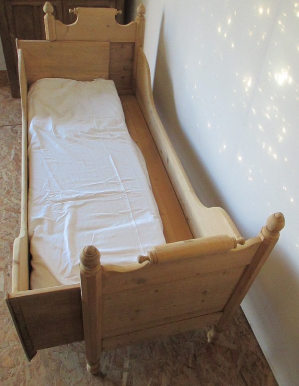 Austrian Natural Pine Sofa/Bed 1013 - Image 10