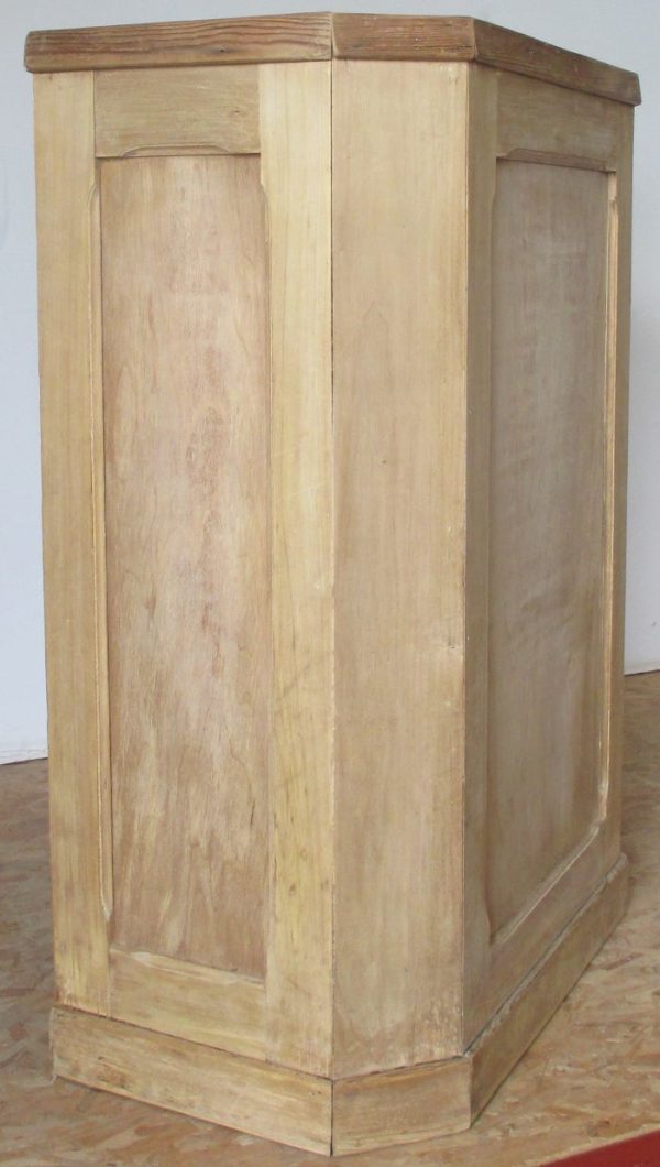 Ancien Comptoir de Caisse 1031