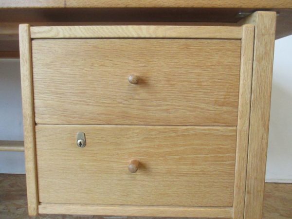 Danish H. Wegner desk1027 - Image 2